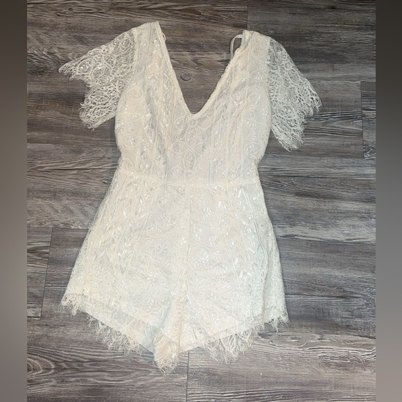 White Lace Womens Romper NWOT - Picture 1 of 7